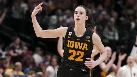 Caitlin Clark leads Iowa to massive upset win over South Carolina | Yardbarker