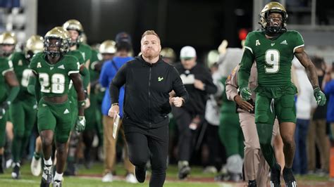 USF football in 12-team expanded playoff? Yes, one writer says