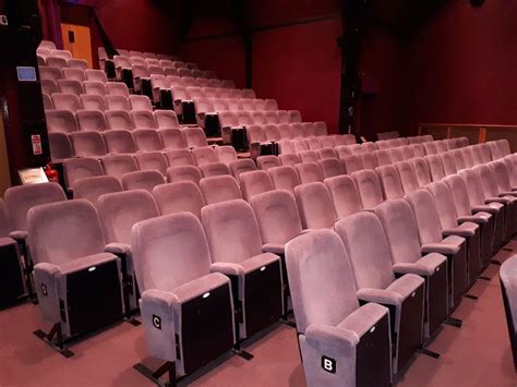 Secondhand Vintage and Reclaimed | Theatre and Cinema | 150x Comfortable Folding Theatre Seats ...