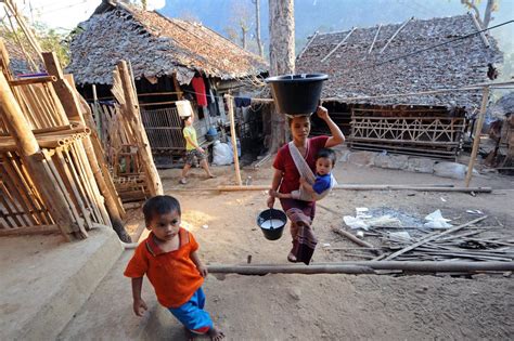 Dozens of Myanmar refugees return after decades in Thai camps ...