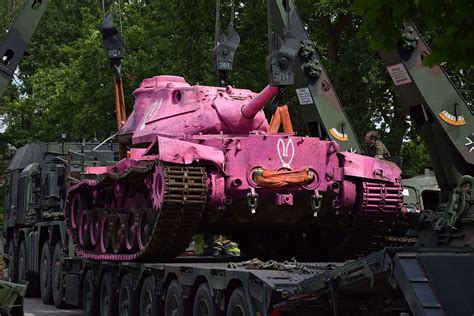 The Pink Panzer is coming to Münster: The M-47 tank sprayed with pink paint at Pentecost in ...