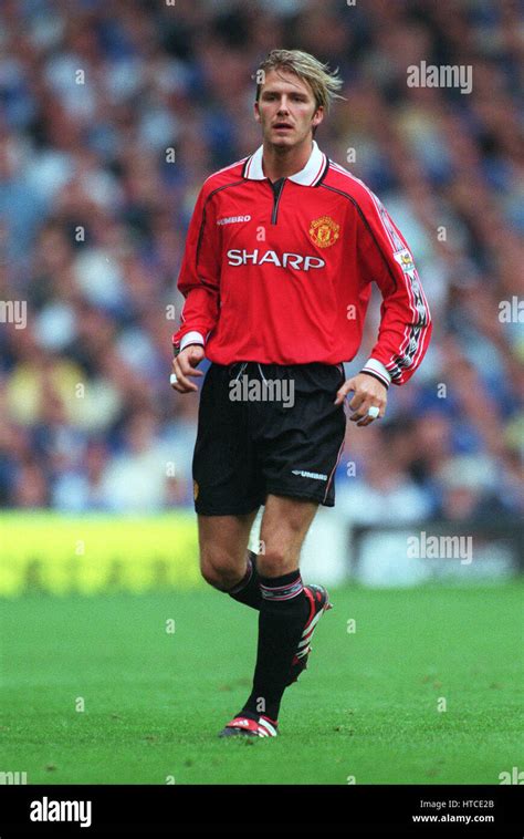 DAVID BECKHAM MANCHESTER UNITED FC 08 August 1999 Stock Photo - Alamy