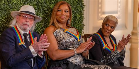 Watch Tributes to Queen Latifah, Dionne Warwick, and Bee Gees’ Barry ...