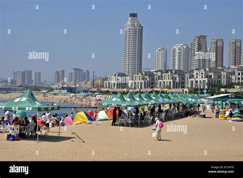 Dalian hi-res stock photography and images - Alamy