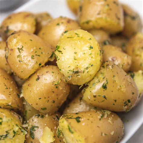 Buttery Boiled Potatoes Recipe with Fresh Herbs - The Dinner Bite