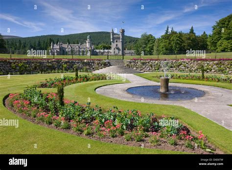 Balmoral Gardens Castle from garden fountain Stock Photo: 67924889 - Alamy