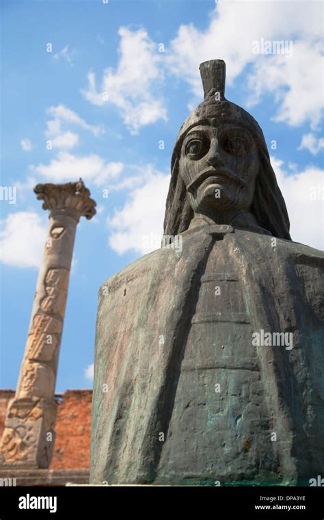 Vlad Tepes (Vlad the Impaler) statue at Old Princely Court, Historic ...