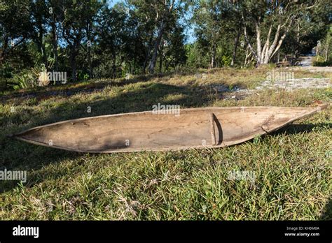 Dugout canoe africa hi-res stock photography and images - Alamy