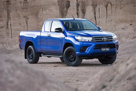 2015 Toyota Hilux Extra Cab Specs & Photos - autoevolution