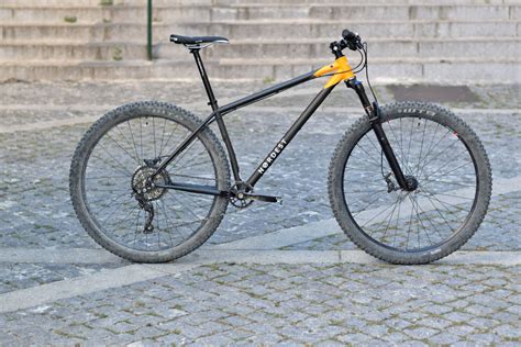 Nordest Britango mountain bike hardtail hits the trail in 4130 steel or ...