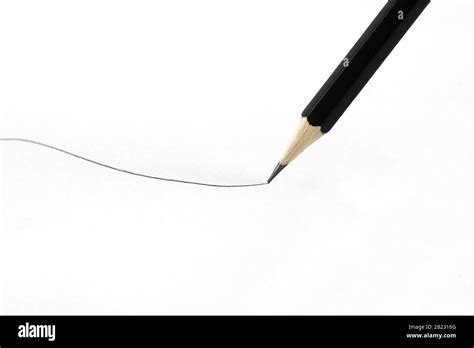 Paper and pencil line art hi-res stock photography and images - Alamy