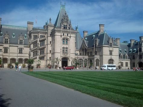 Stopped by the Vanderbilt Mansion out in Asheville! So many bedrooms! | Vanderbilt mansions ...