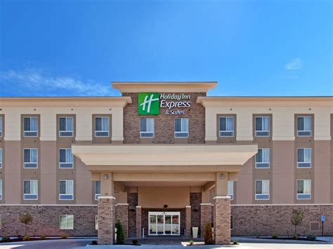 Topeka Hotel | Holiday Inn Express & Suites Topeka North