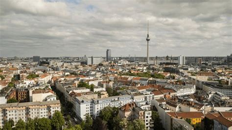 24,509 Berlin Skyline 2023 Royalty-Free Images, Stock Photos & Pictures ...