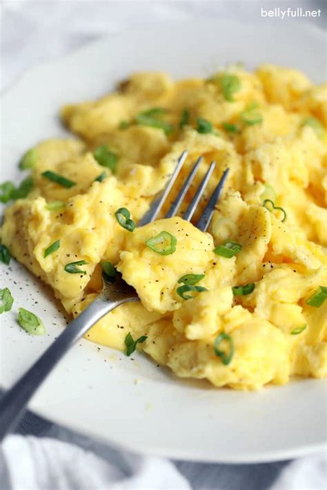 How To Make The Absolute Best Scrambled Eggs - Belly Full