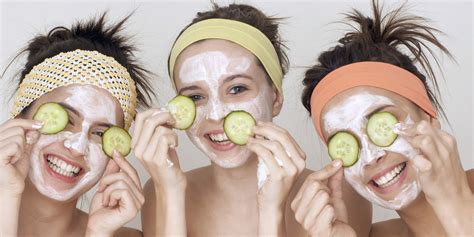 3 Must-Have Facial Products | Her Campus | Limpieza facial, Peinados hechos por ti mismo ...