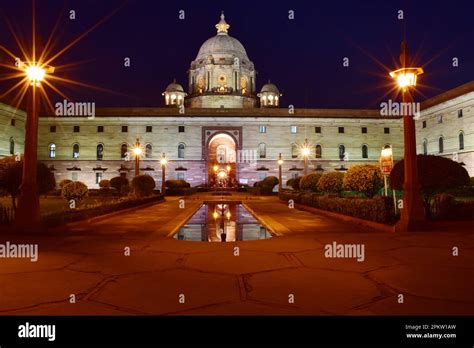 Night view of rashtrapati bhavan at new delhi, india Stock Photo - Alamy