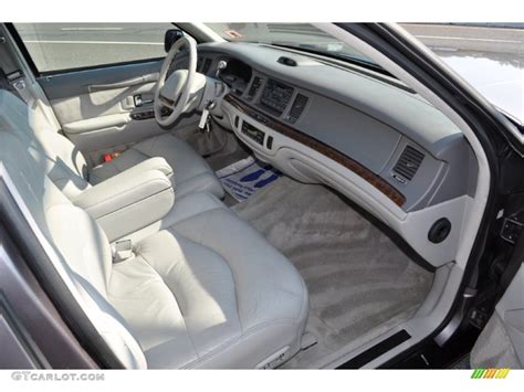 1995 Lincoln Town Car Signature Interior Color Photos | GTCarLot.com