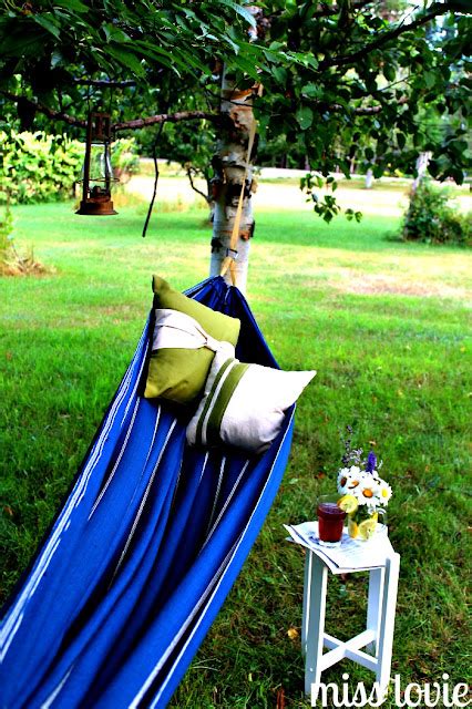 Miss Lovie: EASY DIY Backyard Hammock