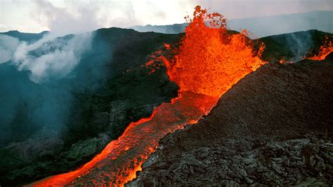 Why Two Volcanoes in Hawaii Are So Close, but So Different - The New ...