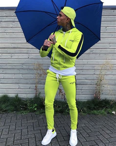 Neon green fit | Sporty outfits men, Neon outfits, Neon green outfits