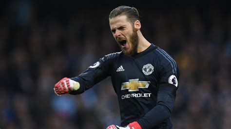 Football news - Paper Round: De Gea ready to sign £400,000-a-week ...