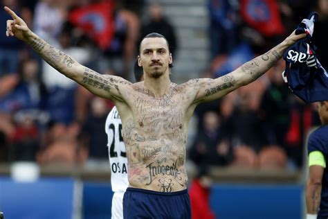 9-Foot Zlatan Ibrahimovic Statue Unveiled in Sweden - PSG Talk