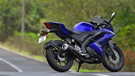 Yamaha YZF R15 V4 : Price, Features, Specifications