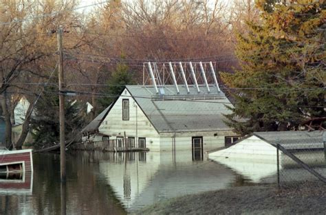 North Dakota History in Photos: 1997 Grand Forks Flood | Tribune Photo Collections ...