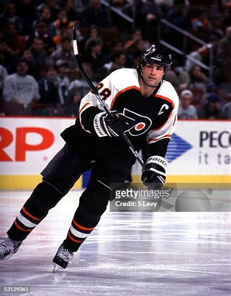 Eric Lindros Flyers Photos and Premium High Res Pictures - Getty Images