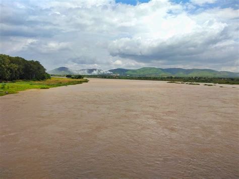 Tungabhadra River flowing in Karnataka - PixaHive