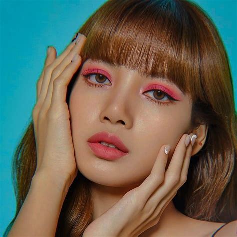 10+ Times BLACKPINK's Lisa Stunned Us With The Coolest Eye Makeup - Koreaboo