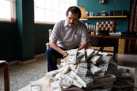 ‘Narcos’ Follows Pablo Escobar’s Rise and Fall - WSJ