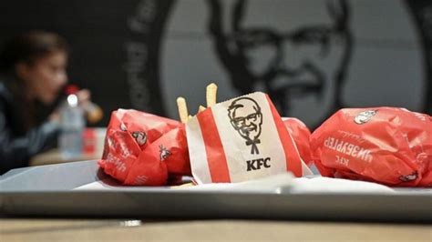 KFC franchisees in Russia ask govt to halt sale of stores to local operator - RIA | Euronews