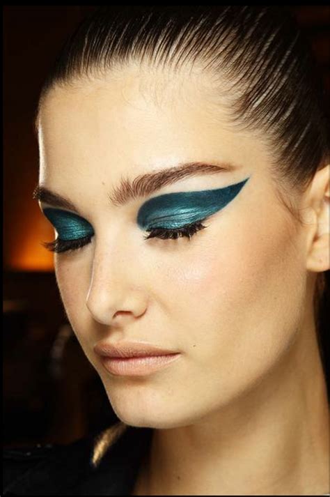 Pretty Makeup Looks at Fall 2014 Couture Shows | Glamour