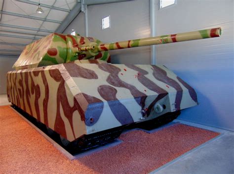 Panzer VIII Maus (Kubinka tank museum) - Paris Tour Guide