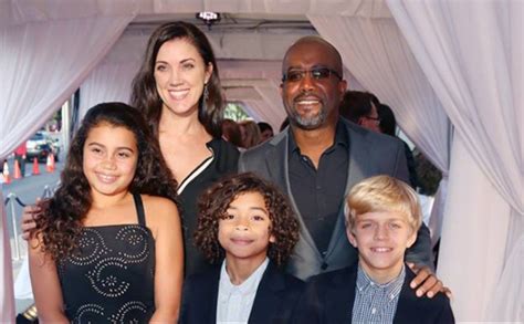 Country singer, Darius Rucker & wife, Beth Leonard w/family | Darius ...