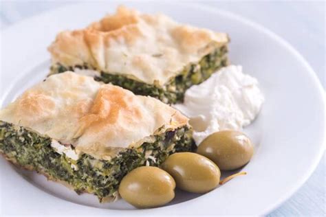 Byrek Me Spinaq (Albanian Spinach Byrek) - Traditional Recipes from the Balkans