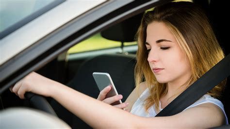 Hit By A Distracted Driver In Florida? Here's What To Do. - kiwi laws