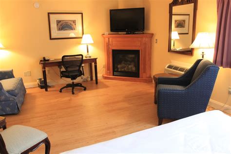 Fireside Inn & Suites Waterville Waterville, Maine, US - Reservations.com