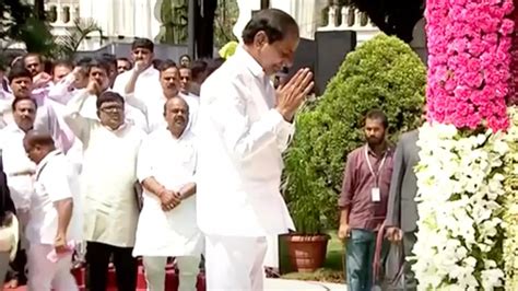 CM KCR pays tribute to leaders of the Telangana movement on Formation Day