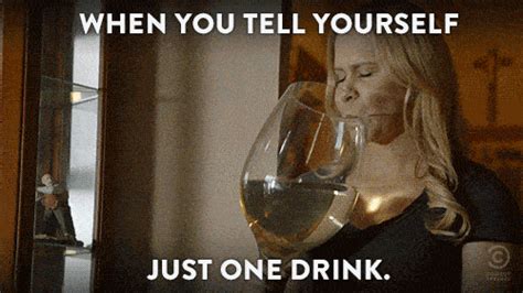 21 Things You'll Understand If You're A Girl Who Likes Alcohol | Amy schumer, Fun drinking games ...