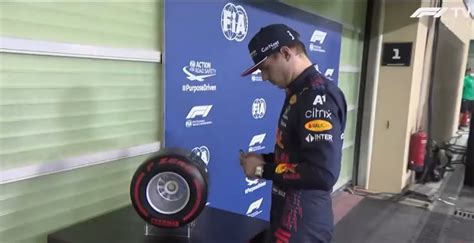 Zak Brown signing Daniel Ricciardo's contract for 2023 : r/formuladank