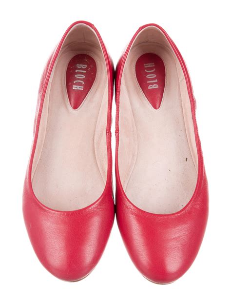 Bloch Leather Round-Toe Flats - Shoes - W1620250 | The RealReal