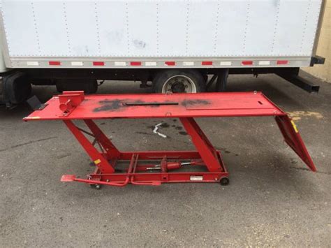 Harbor Freight 1000lb Lift Table For Sale in Baldwin Park, California