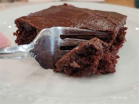 Homemade Cooked Chocolate Frosting - Eat Travel Life