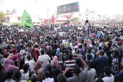 Tens of thousands protest Sudan’s coup, 3 protesters killed - Hawaii ...