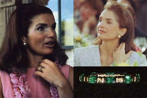 Jackie Kennedy Onassis' diamond and emerald "swimming" ring. in 2020 ...