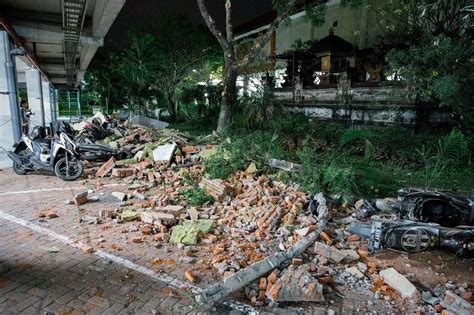 Bali earthquake: Devastation left behind after 6.9-magnitude tremor ...