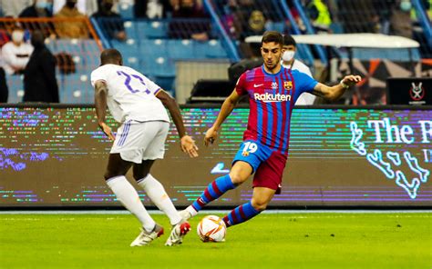 Ferran Torres makes FC Barcelona debut